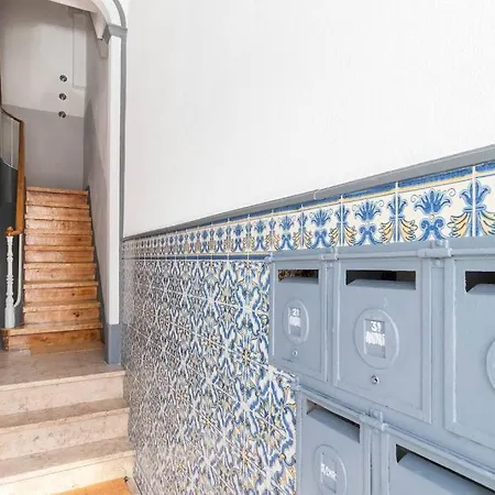 Romantic Rooftop Apart W/ River View Ac Heating Lisbon